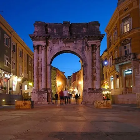 Apartment Piranesi With A Parking Space Pula Exterior foto